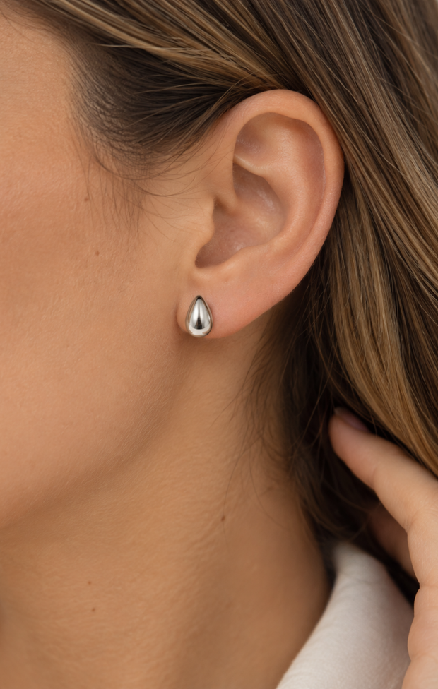 Aretes Topo Gota en Bronce con Baño en Plata Ley 925