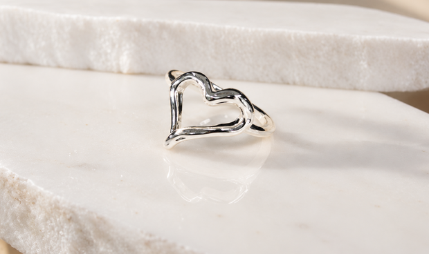 Anillo Heart Silueta en Bronce con Baño en Plata Ley 925